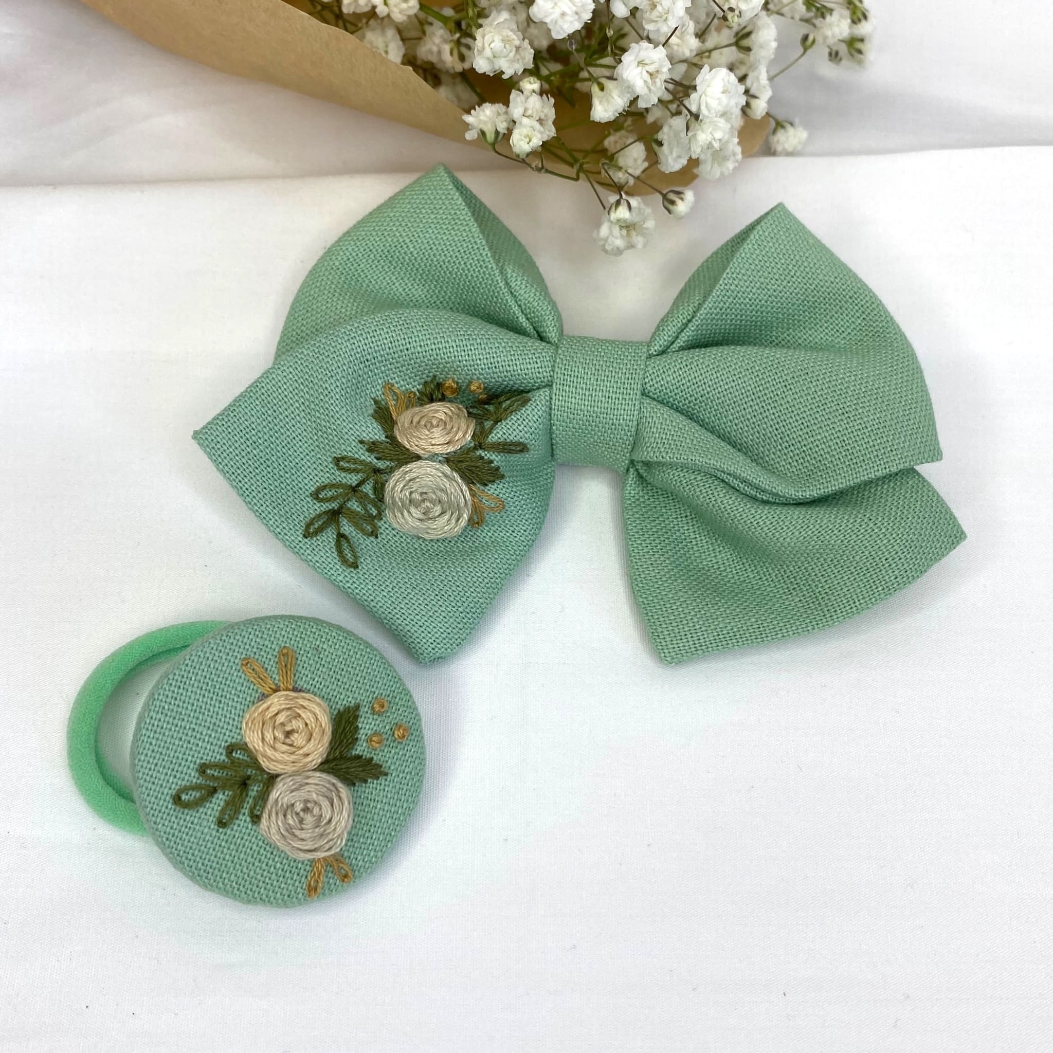 Green Embroidered Bow + Button Set 