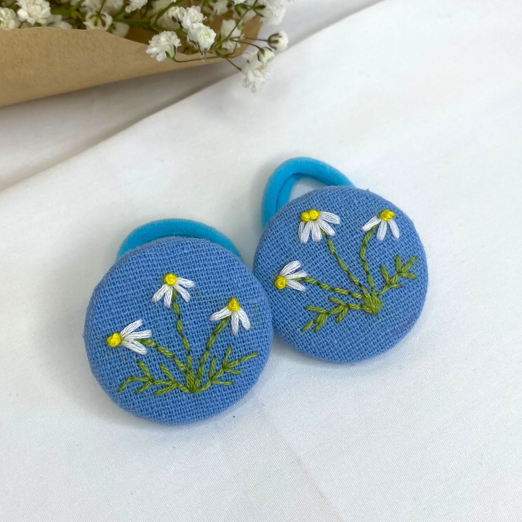 Coppia di Elastici a Bottone Ricamati Fiori